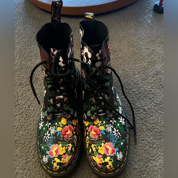 Floral Sinclair Dr. Martens - Picture 1 of 4